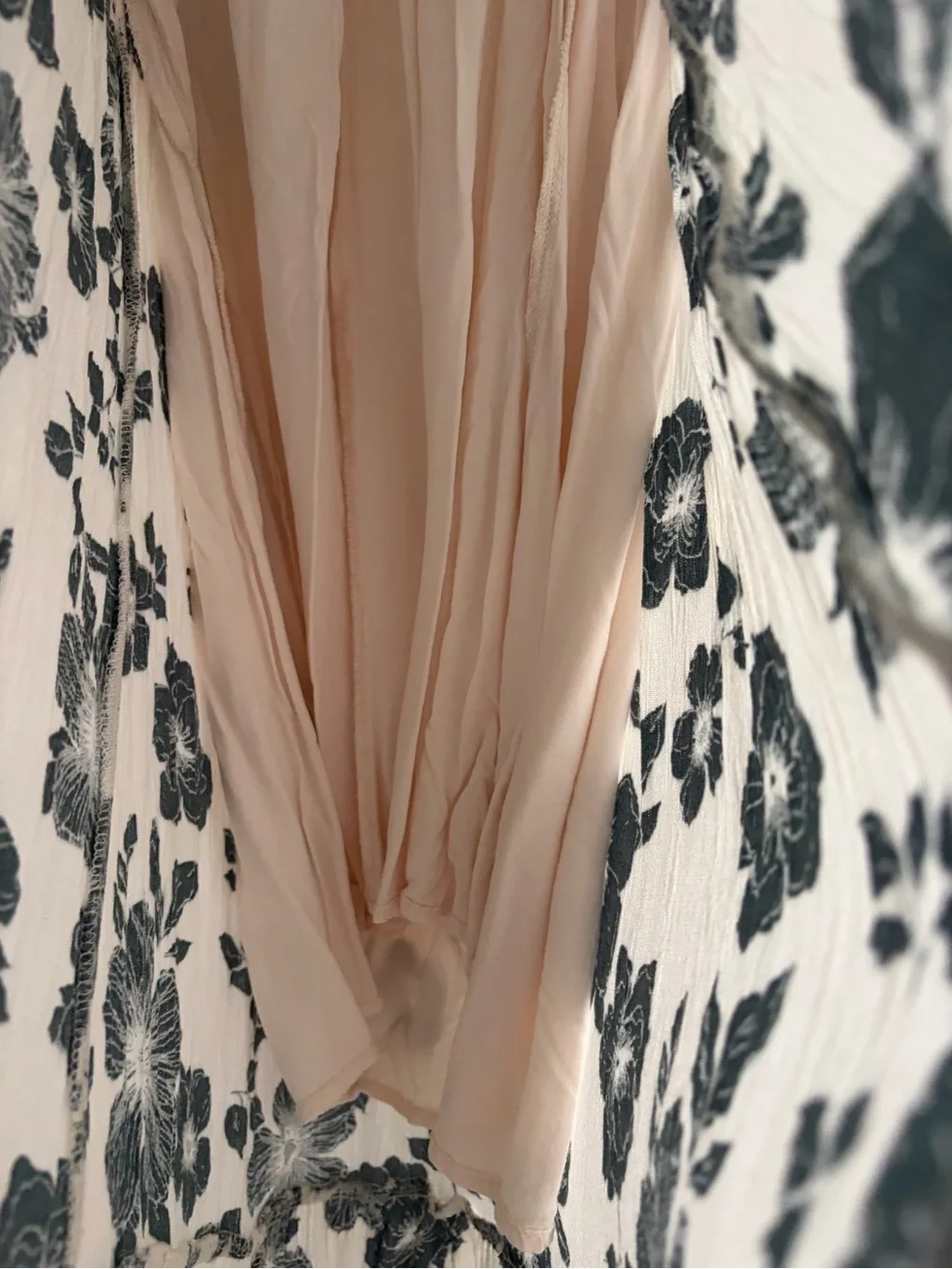 Abercrombie & Fitch Tropical Tie-Shoulder V-Neck Maxi Dress in Cream and Green